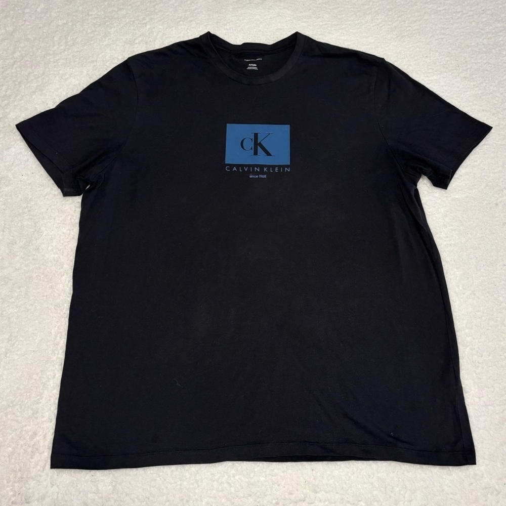 Calvin Klein Men Black Front Logo Graphic Short Sleeve T-shirt